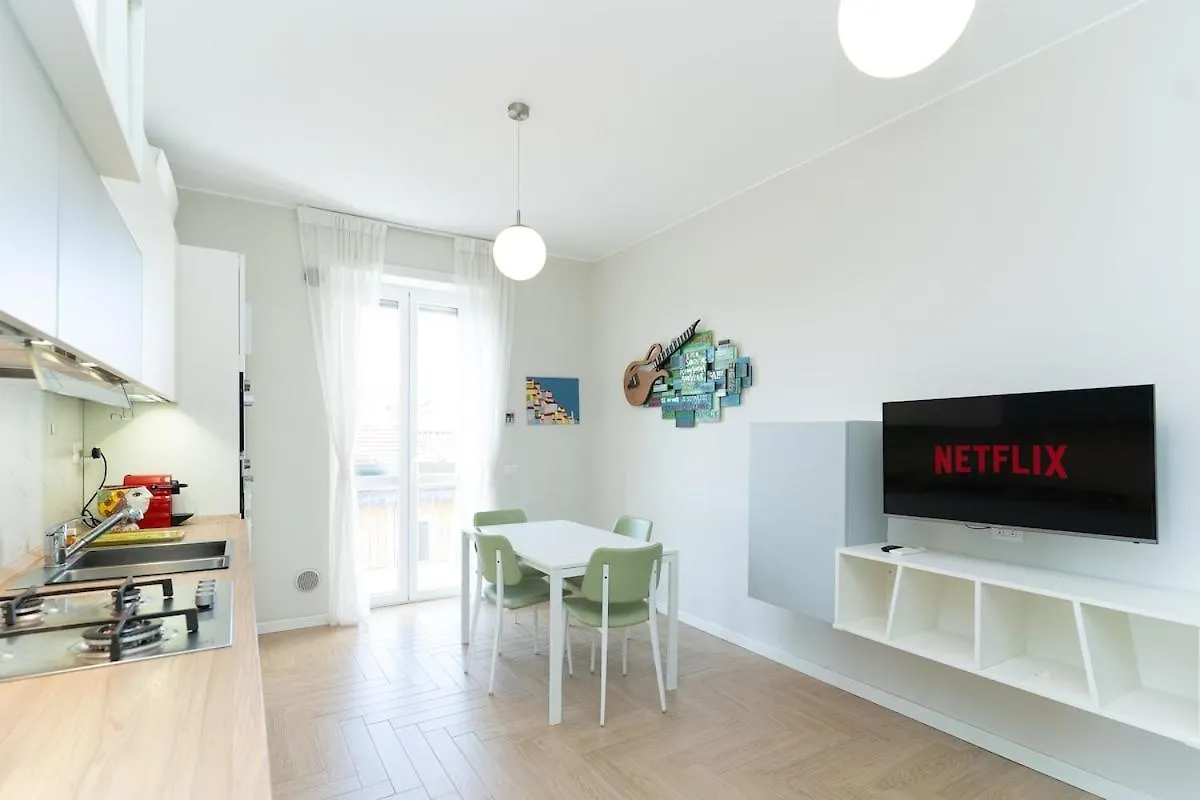 Bright Apartment In Front Of Navigli With Ac Wifi 米兰 意大利