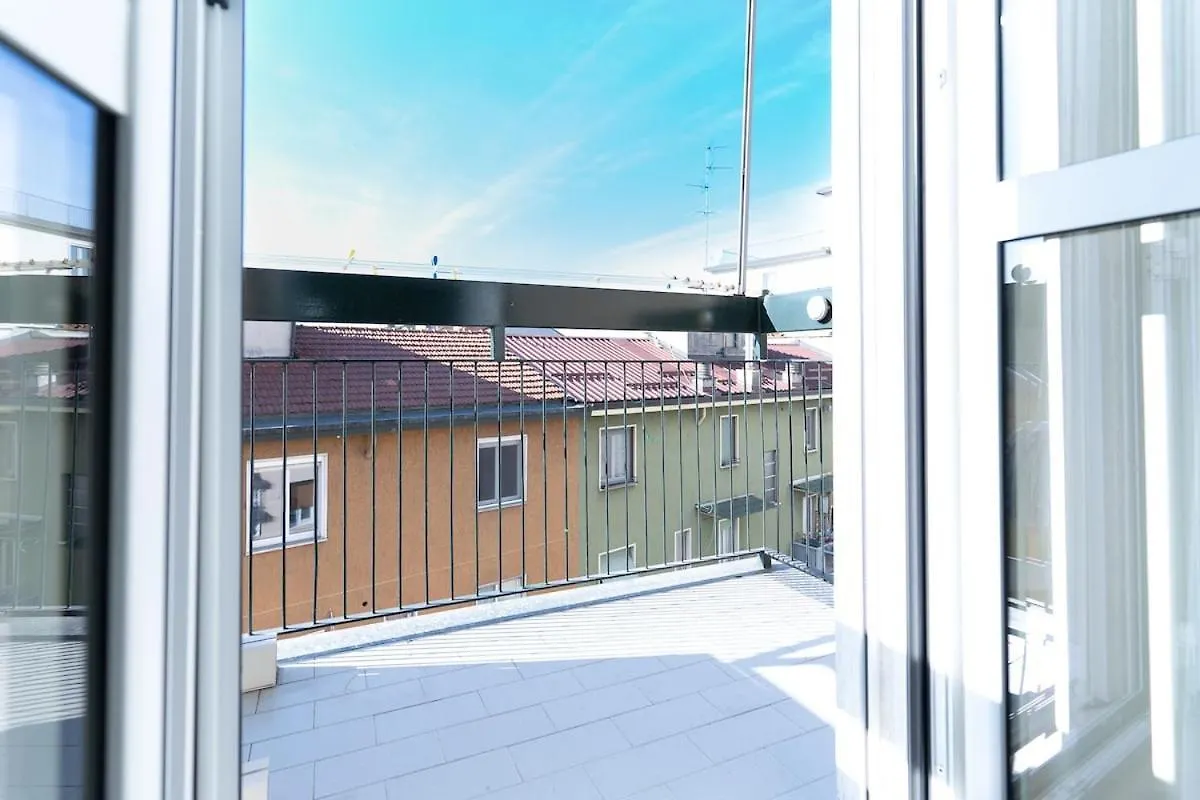 Bright Apartment In Front Of Navigli With Ac Wifi 米兰 0*,  意大利