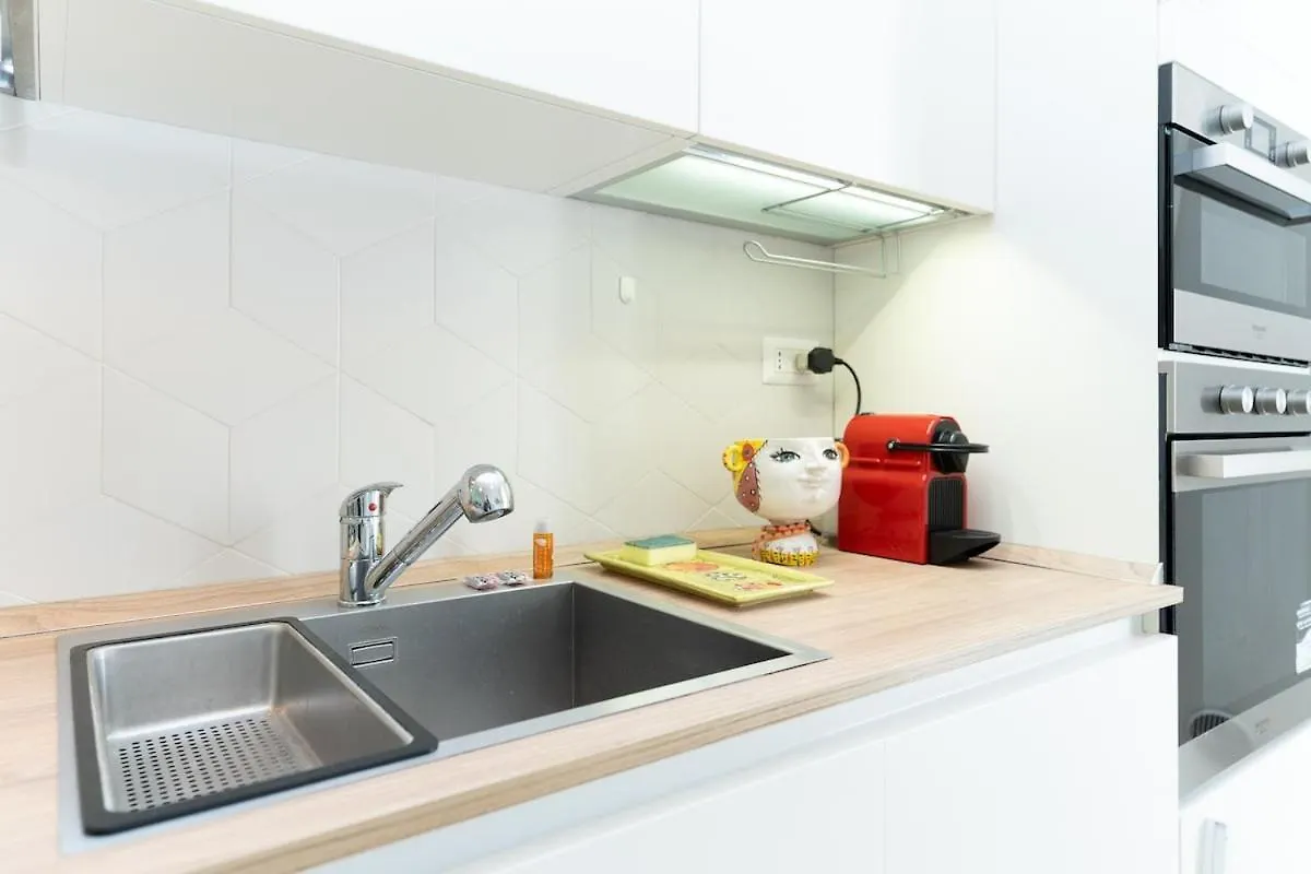 Bright Apartment In Front Of Navigli With Ac Wifi ミラノ