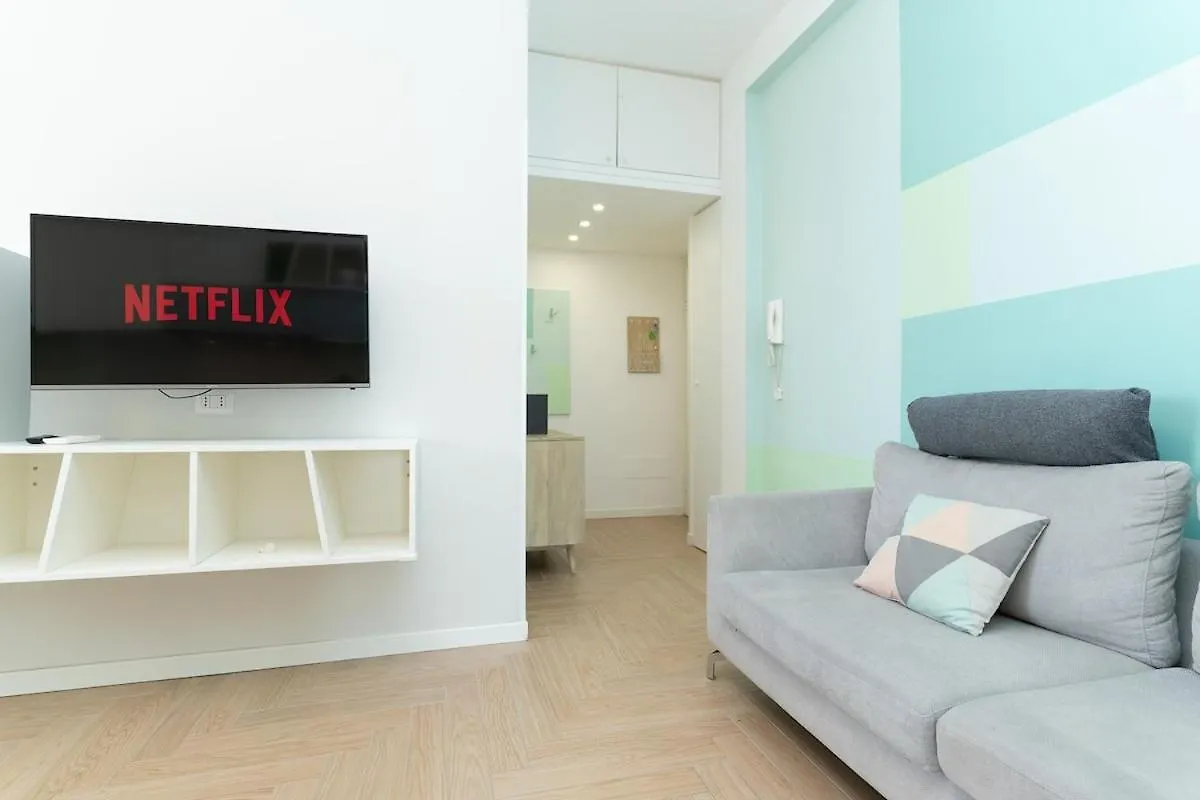 Bright Apartment In Front Of Navigli With Ac Wifi ミラノ
