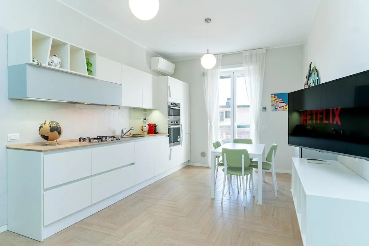 Bright Apartment In Front Of Navigli With Ac Wifi ミラノ
