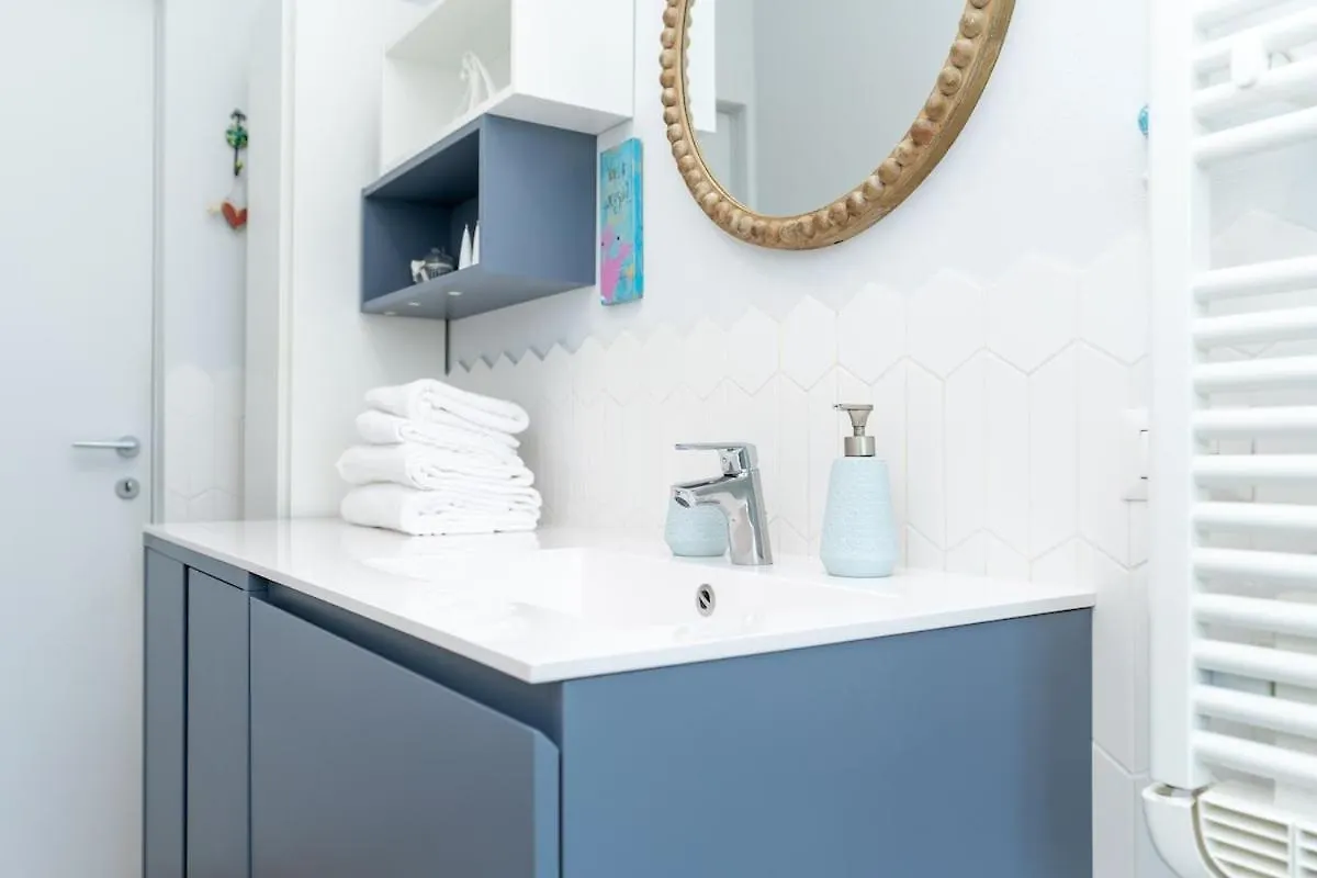 Bright Apartment In Front Of Navigli With Ac Wifi ミラノ 0*,  イタリア